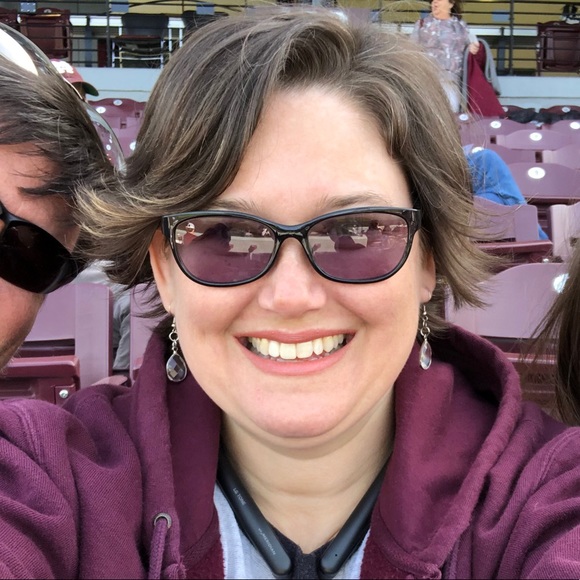 Meet your Posher, Amanda - Picture 1 of 1